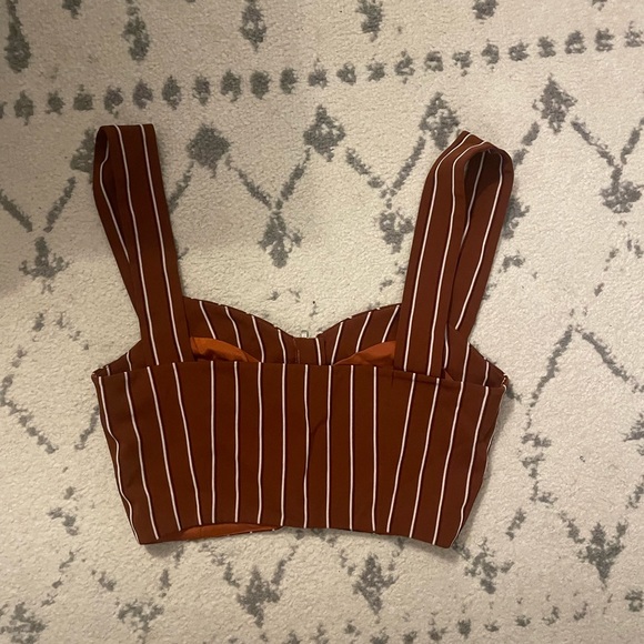 Revolve top - Picture 2 of 3